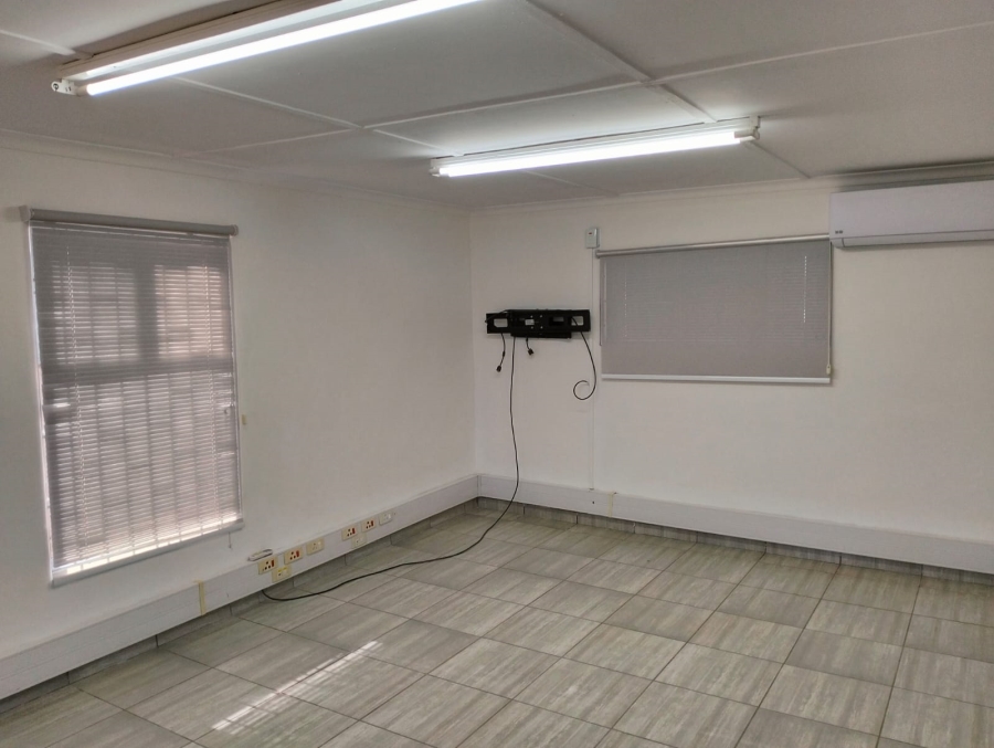 To Let commercial Property for Rent in Klipheuwel Western Cape